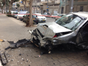 بالفيديو: حادث طرق مروّع وسط مدينة يافا والسائق المتسبب يهرب من المكان